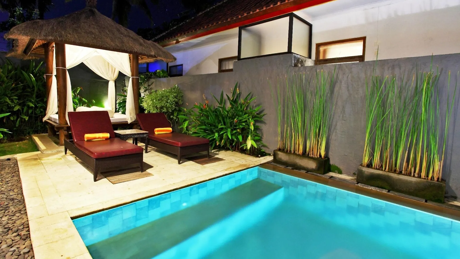 ****  Puri Saron Hotel Seminyak Indonesia