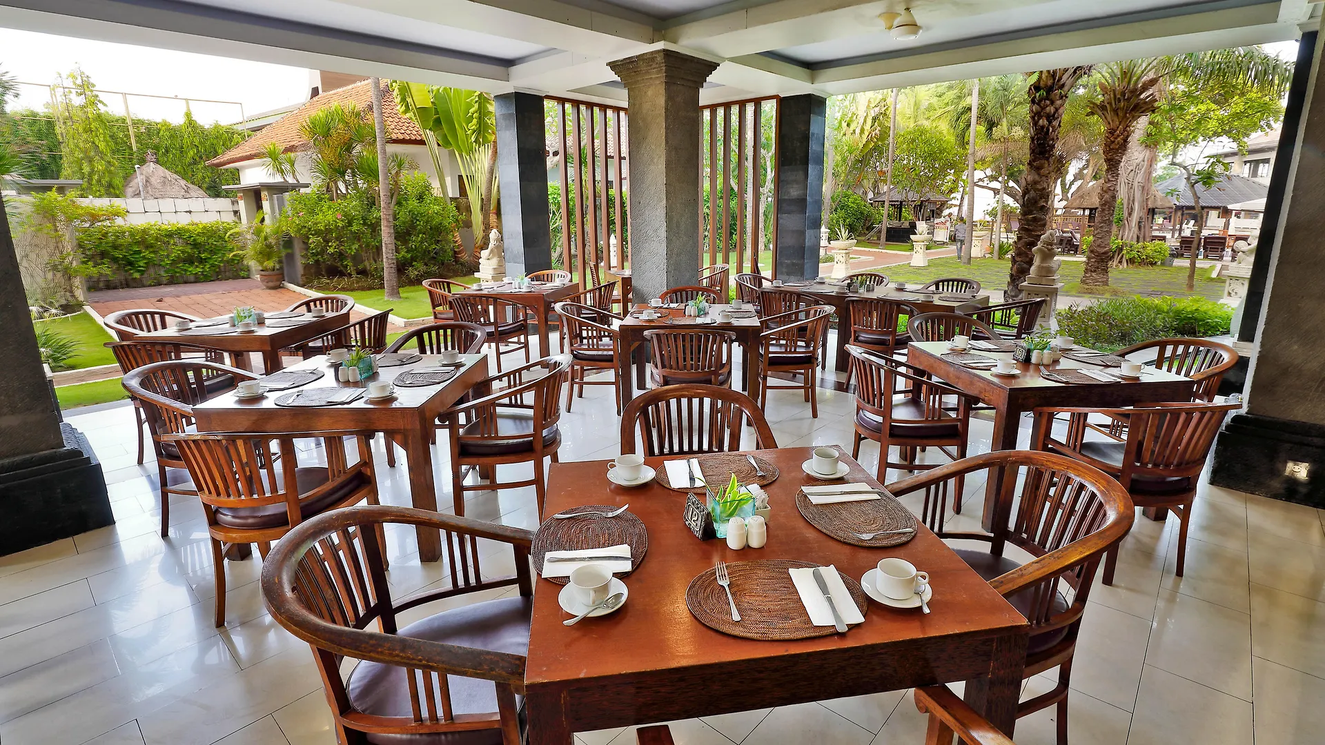 ****  Puri Saron Hotel Seminyak Indonesia